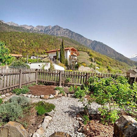 Froehlichhof Wohnung Apfelbluete Lagundo Exterior foto